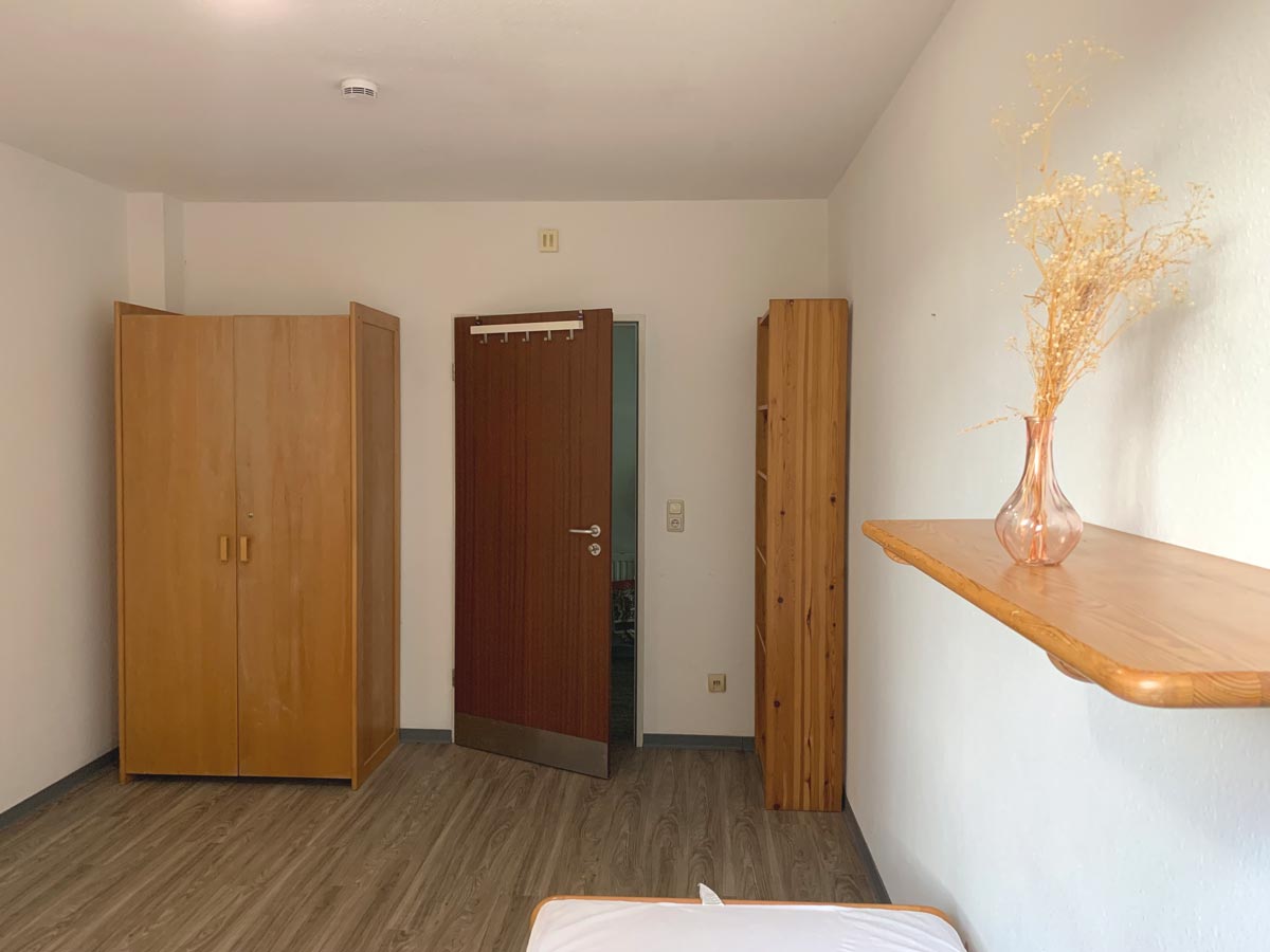 Leeres Zimmer Ansicht Richtung Tür
