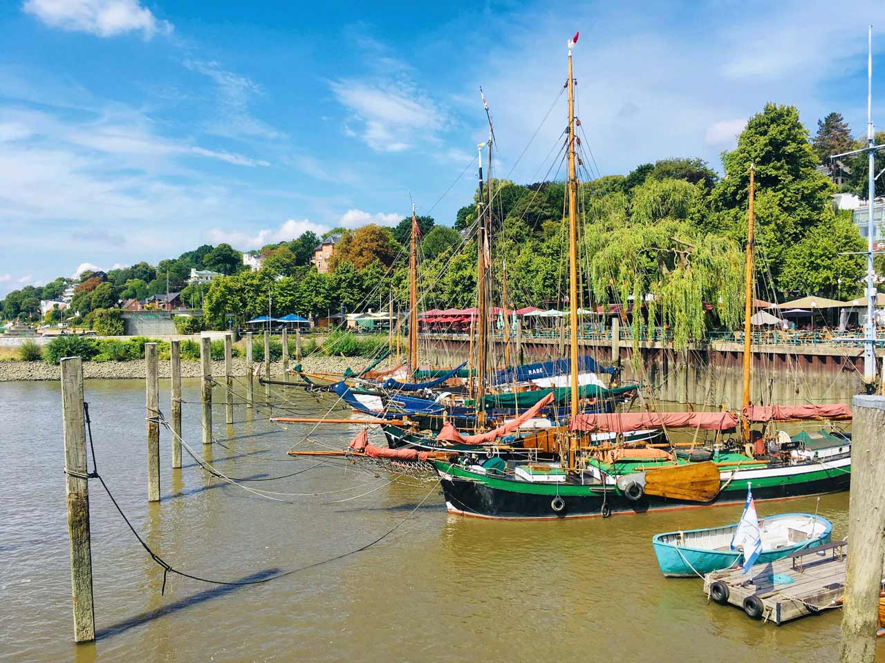 Boote am Hafen